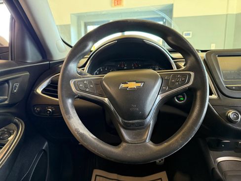 Used 2016 Chevrolet Malibu LT FWD image 14