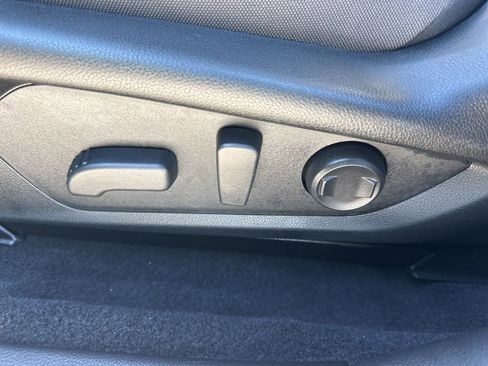 Used 2024 Subaru Crosstrek 2.0i Premium image 10