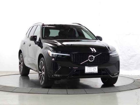 Certified 2025 Volvo XC60 B5 Plus AWD/4WD image 1