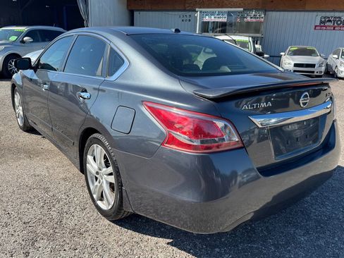 Used 2013 Nissan Altima 3.5 SL w/ Technology Pkg image 6