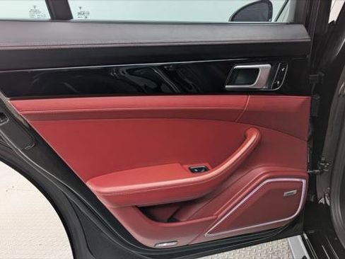 Used 2018 Porsche Panamera 4S image 14