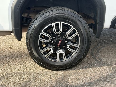 Used 2021 GMC Sierra 2500 AT4 w/ Gooseneck/5TH Wheel Package AWD/4WD image 9