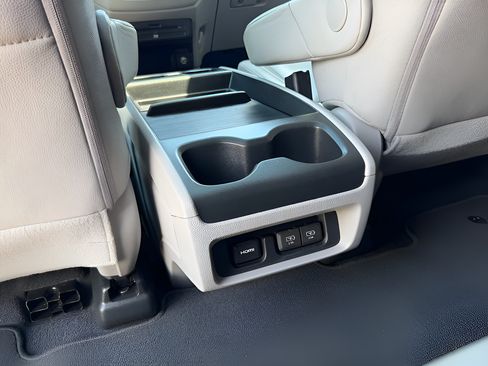 Used 2020 Honda Odyssey Elite image 25