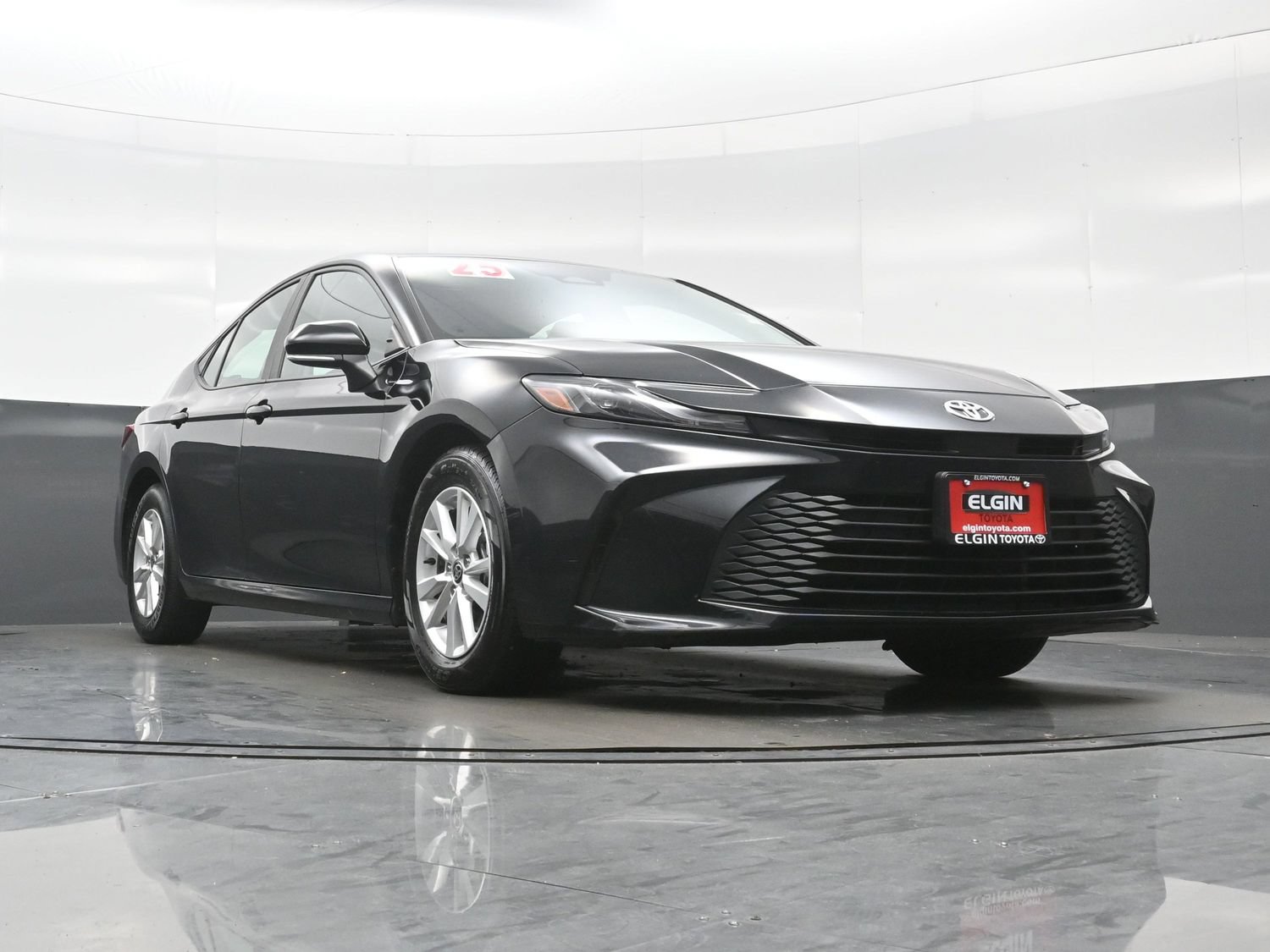 Used 2025 Toyota Camry LE FWD image 26