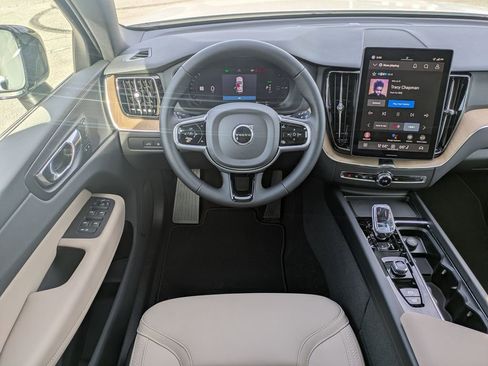 New 2026 Volvo XC60 T8 Core AWD/4WD image 19