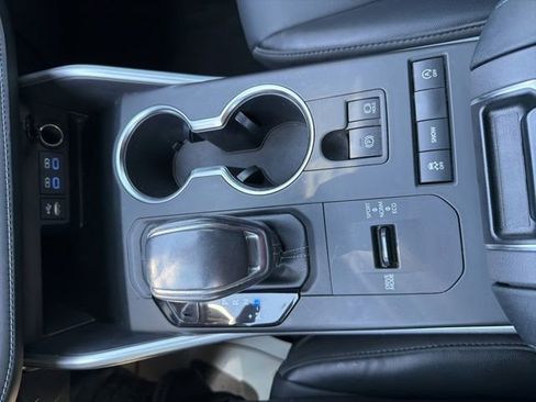 Used 2022 Toyota Highlander XSE FWD image 24