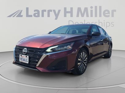 Used 2024 Nissan Altima 2.5 SV