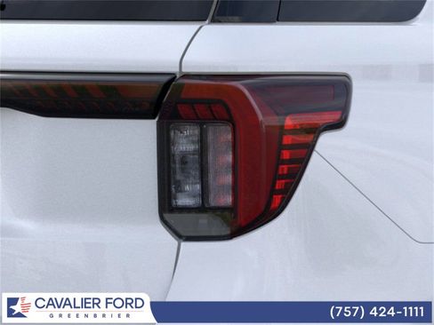 Used 2025 Ford Explorer Active w/ Active Comfort Package image 21