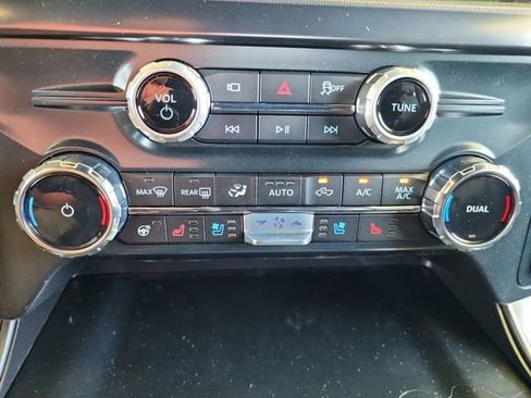 New 2025 Ford F150 Lariat w/ Equipment Group 502A High image 29