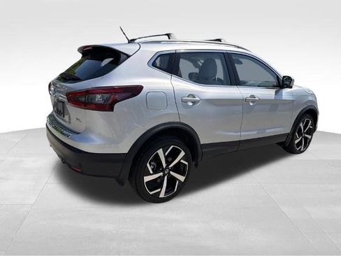 Certified 2022 Nissan Rogue Sport SL FWD image 8