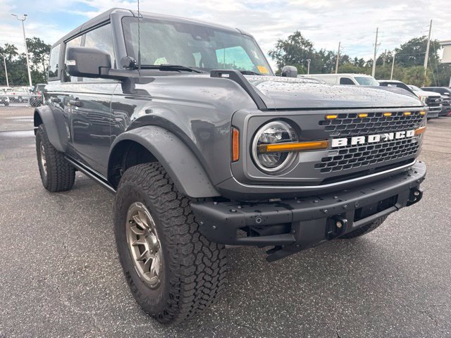 Used 2025 Ford Bronco Badlands AWD/4WD image 3