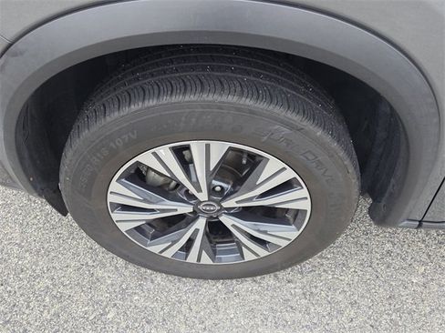 Used 2023 Nissan Rogue SV image 17