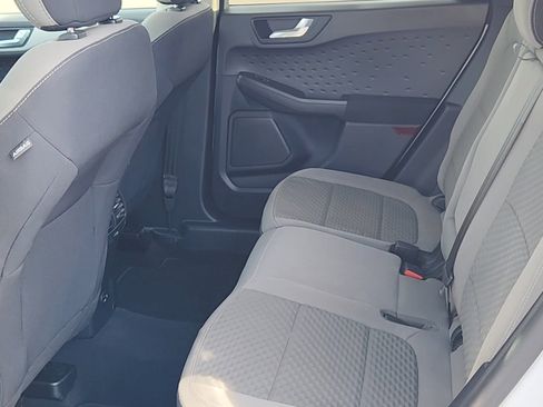 Used 2020 Ford Escape SE image 12