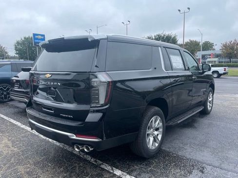 New 2025 Chevrolet Suburban Premier image 3