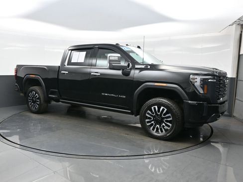 Used 2024 GMC Sierra 2500 Denali Ultimate AWD/4WD image 8