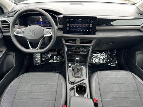 New 2026 Volkswagen Taos SE AWD/4WD image 12
