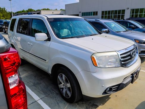 Used 2014 Honda Pilot Touring image 2