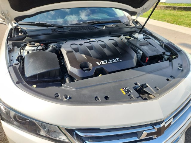 Used 2014 Chevrolet Impala LT w/ Convenience Package FWD image 17
