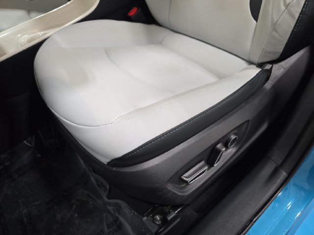 Used 2017 Toyota Prius Prime Premium FWD image 28