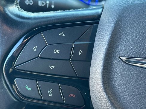 Used 2019 Chrysler Pacifica Touring Plus w/ Advanced Safetytec Group image 28