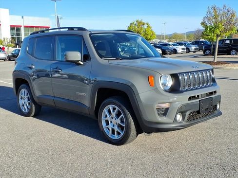 Used 2021 Jeep Renegade Latitude AWD/4WD image 2