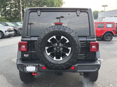 Used 2025 Jeep Wrangler Unlimited Rubicon AWD/4WD image 6