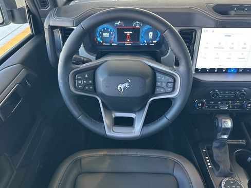 New 2026 Ford Bronco Outer Banks w/ Sasquatch Package image 13