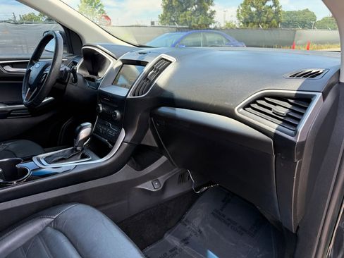 Used 2018 Ford Edge SEL w/ Equipment Group 201A FWD image 19