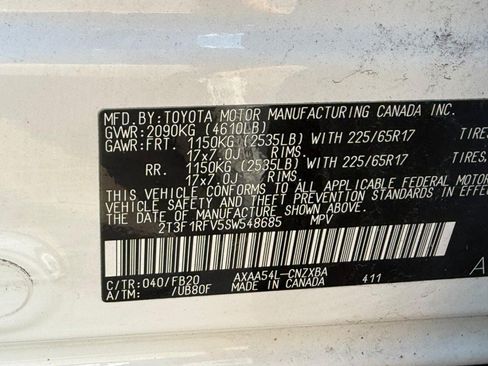 Certified 2025 Toyota RAV4 LE AWD/4WD image 28