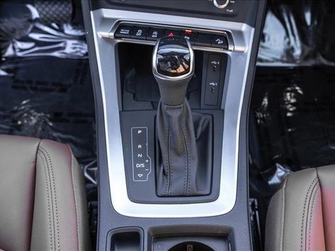 Certified 2025 Audi Q3 2.0T Premium Plus w/ Premium Plus Package image 20