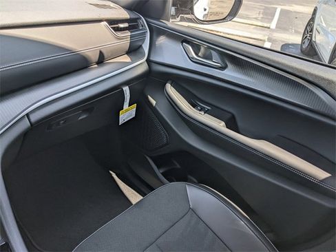 New 2025 Jeep Grand Cherokee Altitude image 12