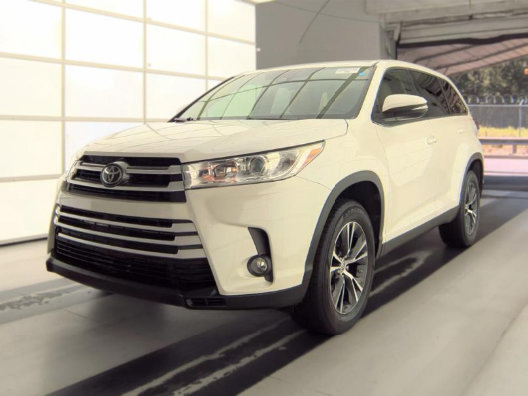 Used 2019 Toyota Highlander Plus FWD image 3