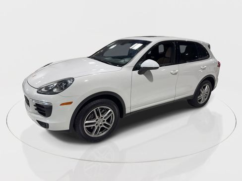 Used 2018 Porsche Cayenne w/ Premium Package image 5