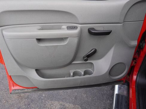 Used 2010 GMC Sierra 2500 W/T w/ Work Truck Preferred Package image 7