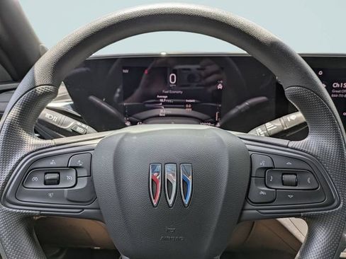 Used 2025 Buick Envista Preferred FWD image 28