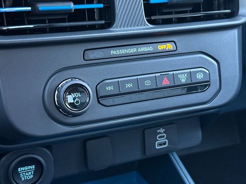 New 2025 Ford Maverick XLT w/ XLT Luxury Package image 18