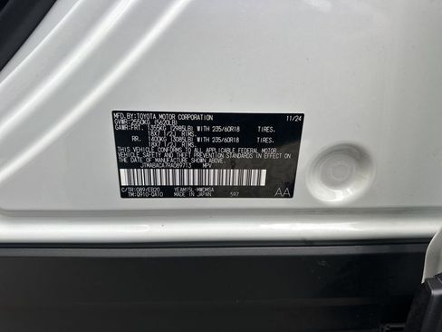 Used 2024 Toyota bZ4X XLE w/ Weather Package image 39