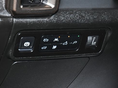 Used 2024 GMC Hummer EV 3X image 17