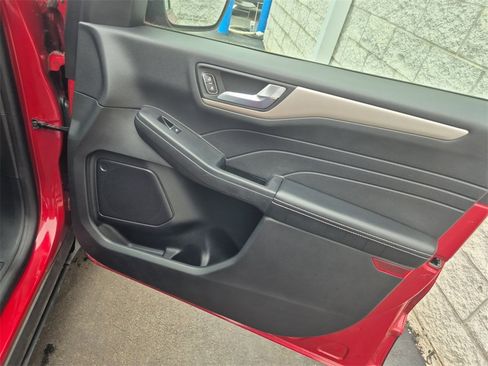 Used 2022 Ford Escape SEL image 21