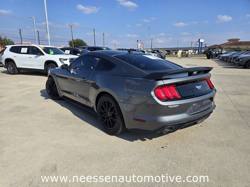 Used 2023 Ford Mustang Coupe image 6