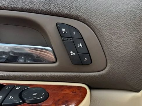 Used 2012 GMC Yukon SLT w/ SLT-2 Equipment Package RWD image 20