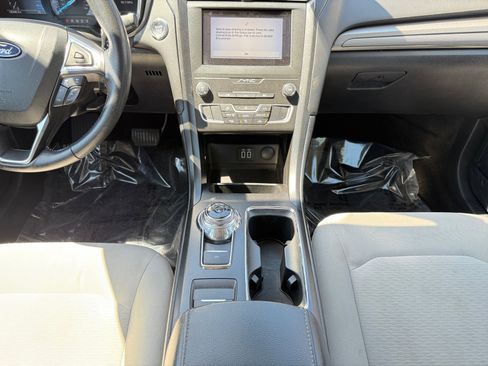 Used 2019 Ford Fusion SE w/ Equipment Group 151A image 11