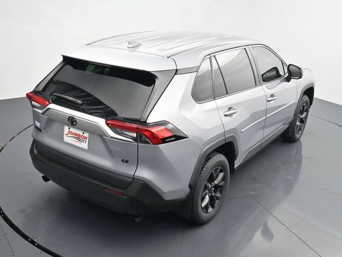 Used 2022 Toyota RAV4 LE FWD image 34