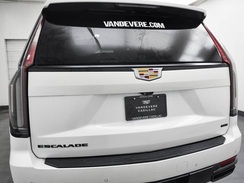 Used 2022 Cadillac Escalade Sport Platinum image 6