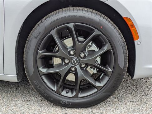 New 2026 Chrysler Pacifica Select w/ S Appearance Package image 11