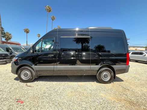 Used 2025 Mercedes-Benz Sprinter 2500 image 11