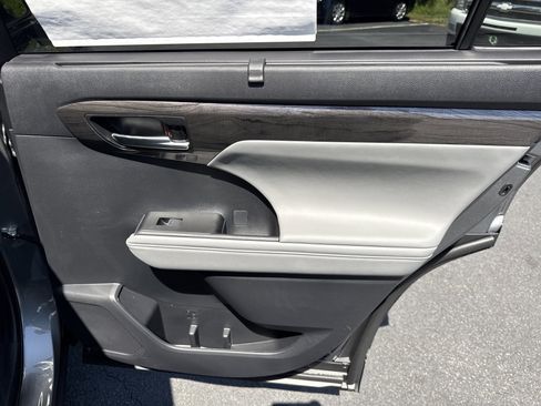 New 2026 Toyota Highlander Limited AWD/4WD image 33