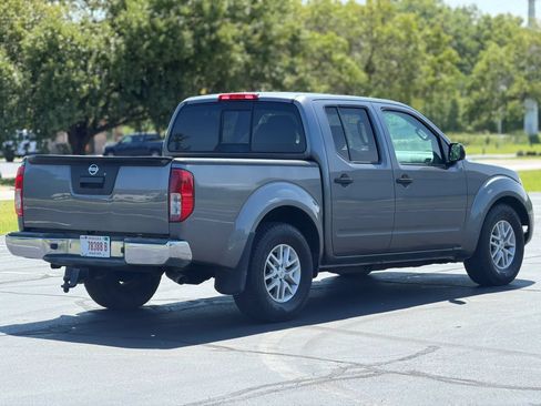 Used 2016 Nissan Frontier SV w/ Moonroof Package AWD/4WD image 6