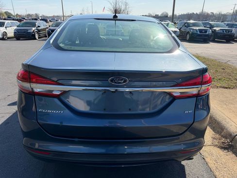 Used 2018 Ford Fusion SE image 6