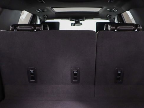 Used 2021 GMC Yukon XL SLT w/ SLT Premium Package AWD/4WD image 35